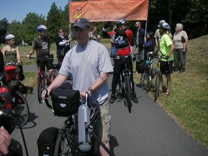 Tyler Boudreau at Gasworks Park, beginning his journey home to Massachusetts.  Photo by Bicycle Paper