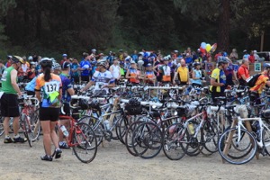 Gearing up for Blewett Pass with a little snack a few miles away from the foot of the climb. Photo courtesy of Courage Classic 