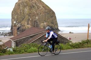 Jay Stilwell travels along the Oregon coast while enjoying the beautiful scenery.  Photo courtesy of Eva Elliott / Arthritis Foundation